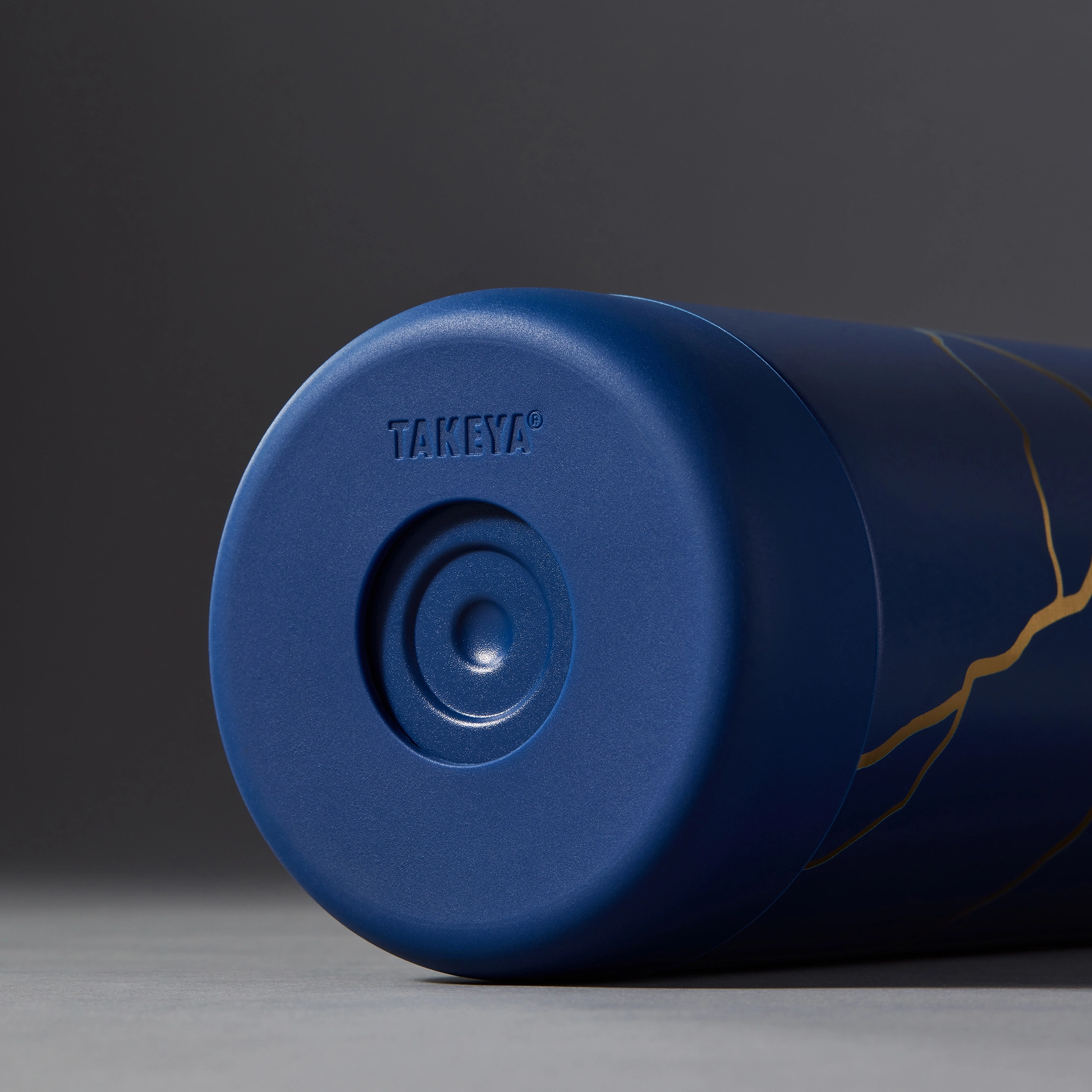 kintsugi-water-bottle-with-spout-lid-i4 51390-TK_HO25_Kintsugi_Takeya9249.png